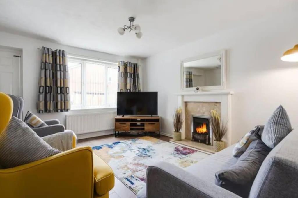 Vila Newly Renovated House Near Trafford Centre Manchester Exteriér fotografie